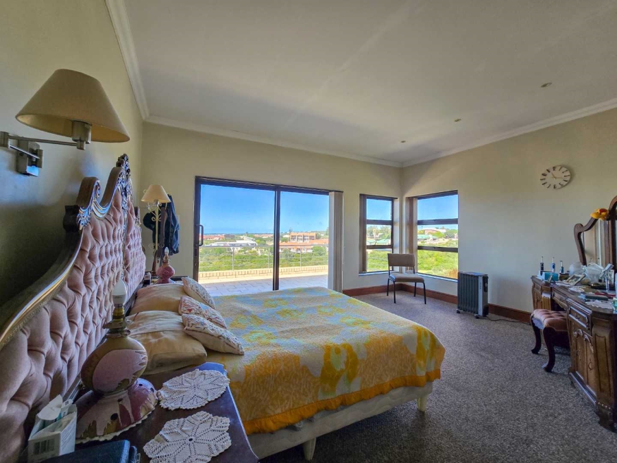 4 Bedroom Property for Sale in Stilbaai Wes Western Cape